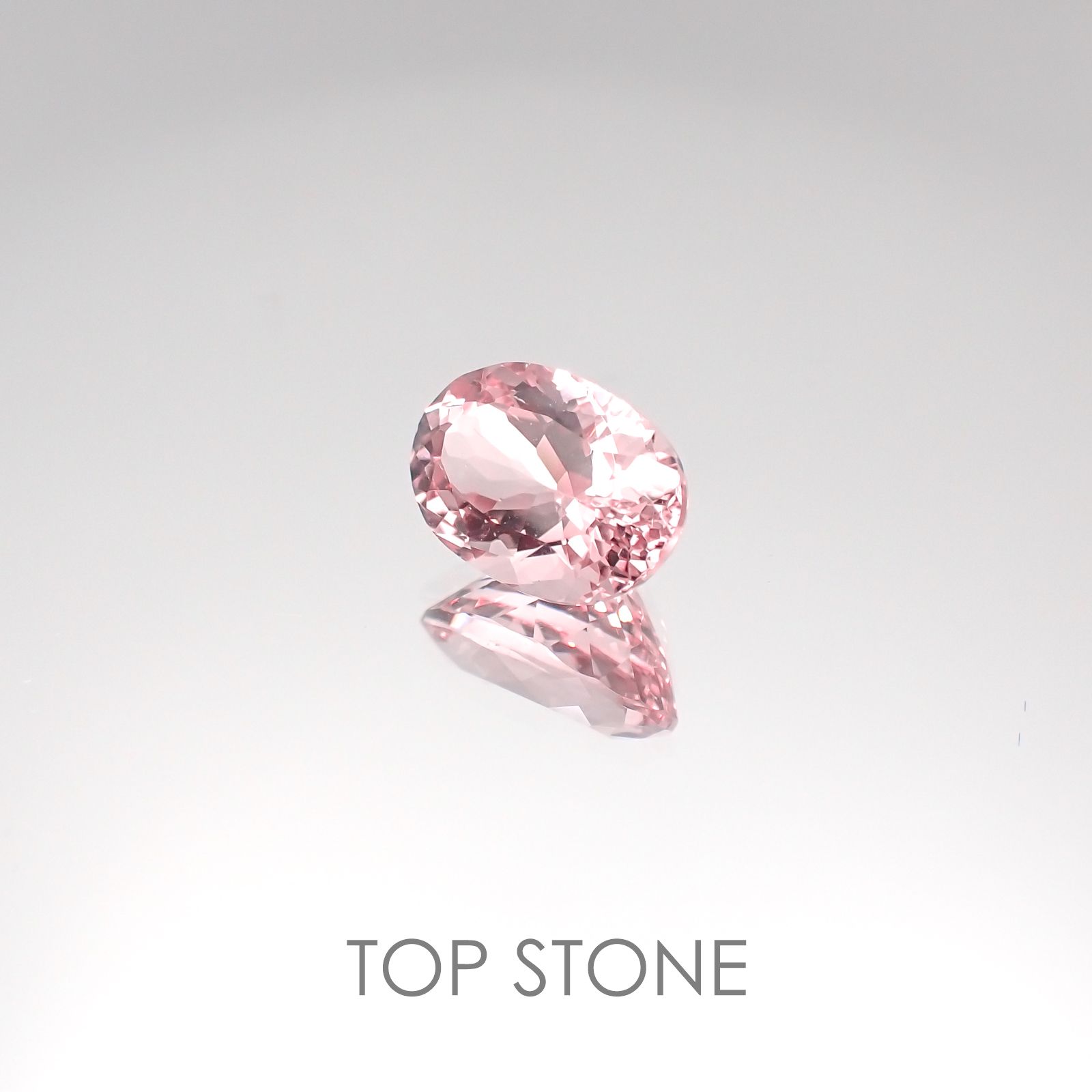 モルガナイト ナイジェリア産 ルース 1.73ct[20117411]9.2×6.4mm前後