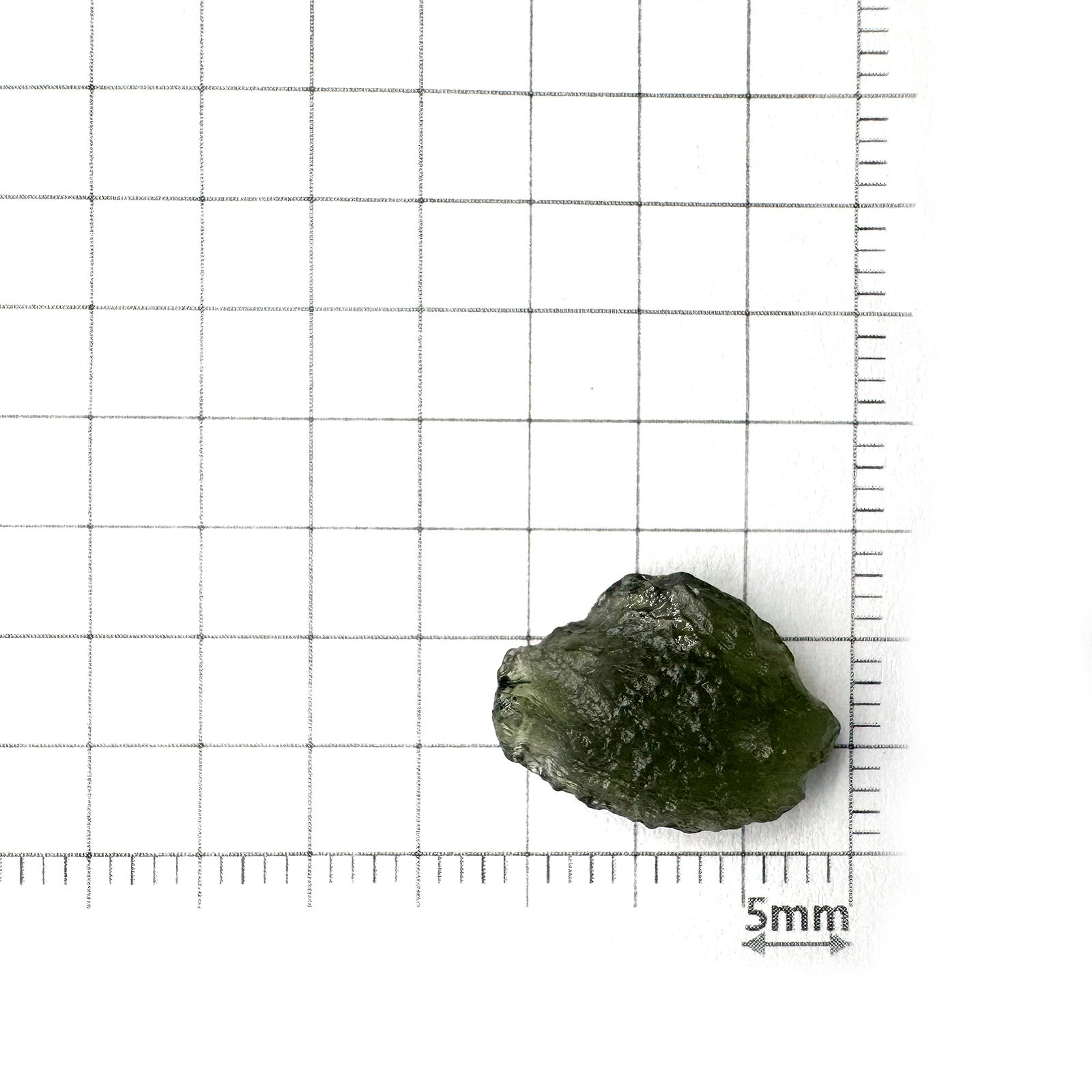 モルダバイト 原石 発見地：旧チェコスロバキア 3.97ct [241029297]15.2x11.5mm前後