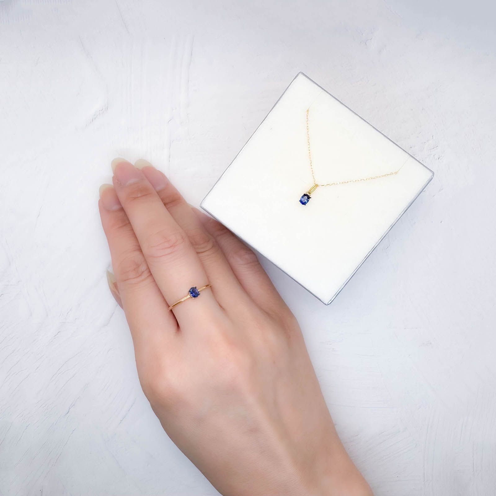 ◇ペアセット◇サファイア スリランカ/マダガスカル産 0.38ct(2pcs合計) [250830993]3.9-4.0x3mm前後