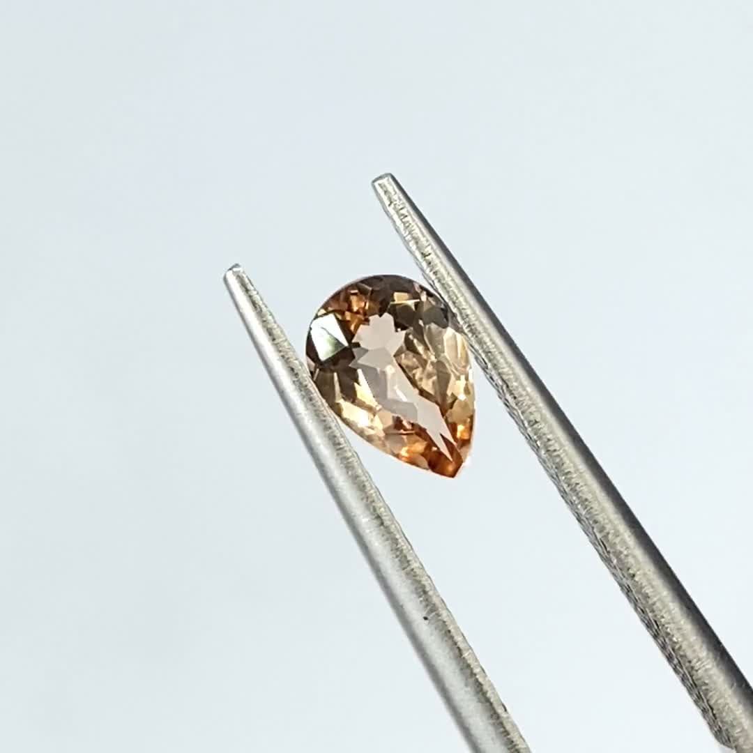 インペリアルトパーズ(宝石名トパーズ)ブラジル産 0.55ct 識別済