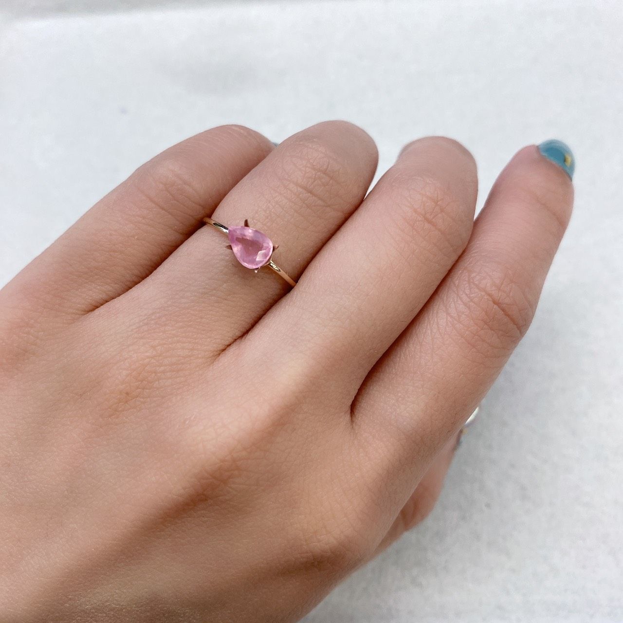 シルキーピンクスピネル タンザニア産 ルース 0.83ct[210812900]6.9×5.2mm前後