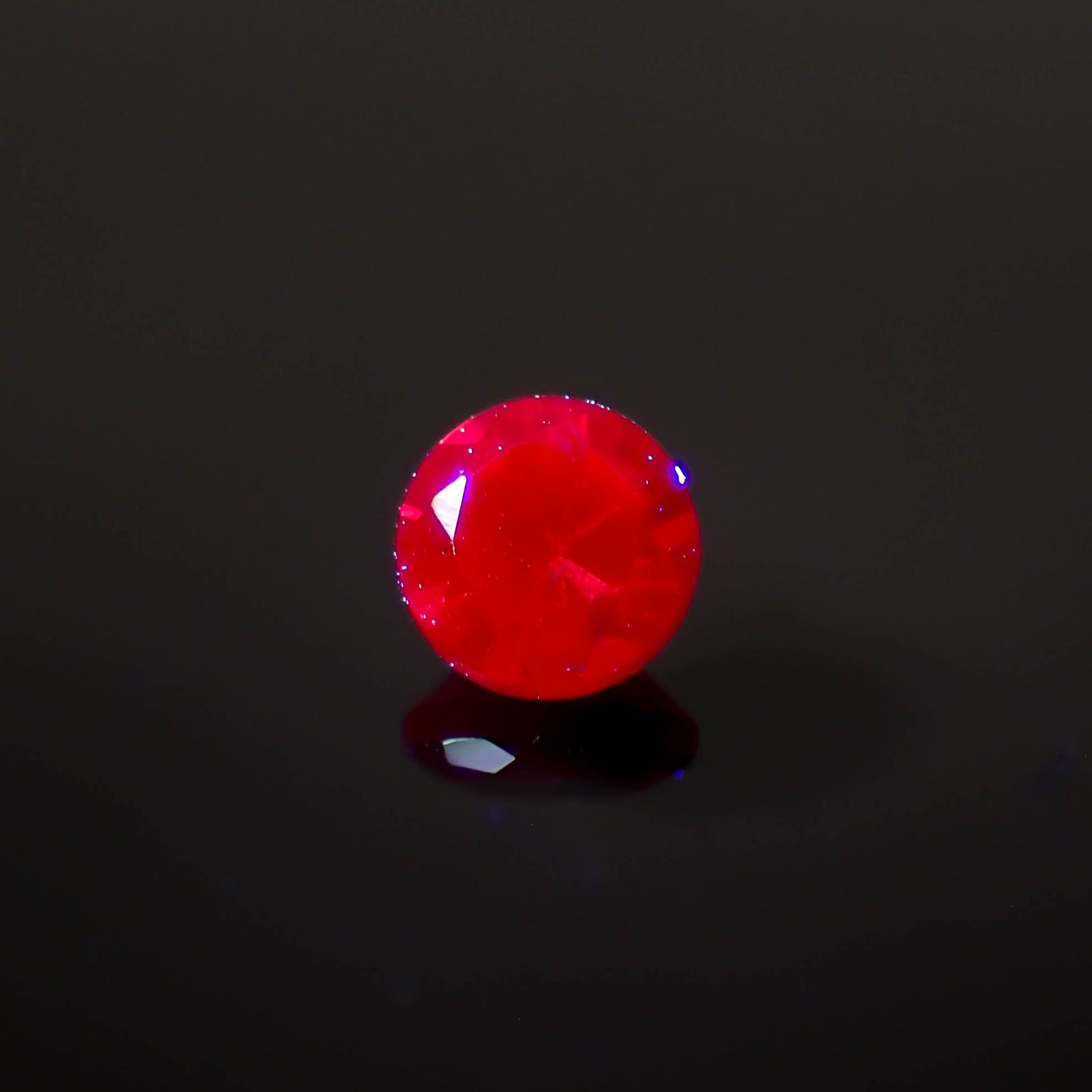 レッドスピネル ビルマ産 0.21ct[230722613]3.5x3.5mm前後