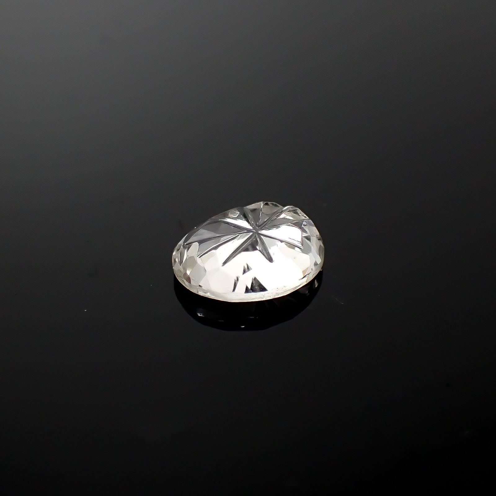 ◇甲州貴石切子Plus Three◇ダンビュライト カード付き(宝石名ダンブライト)メキシコ産 2.41ct 識別済[250630490]10x8.1mm前後