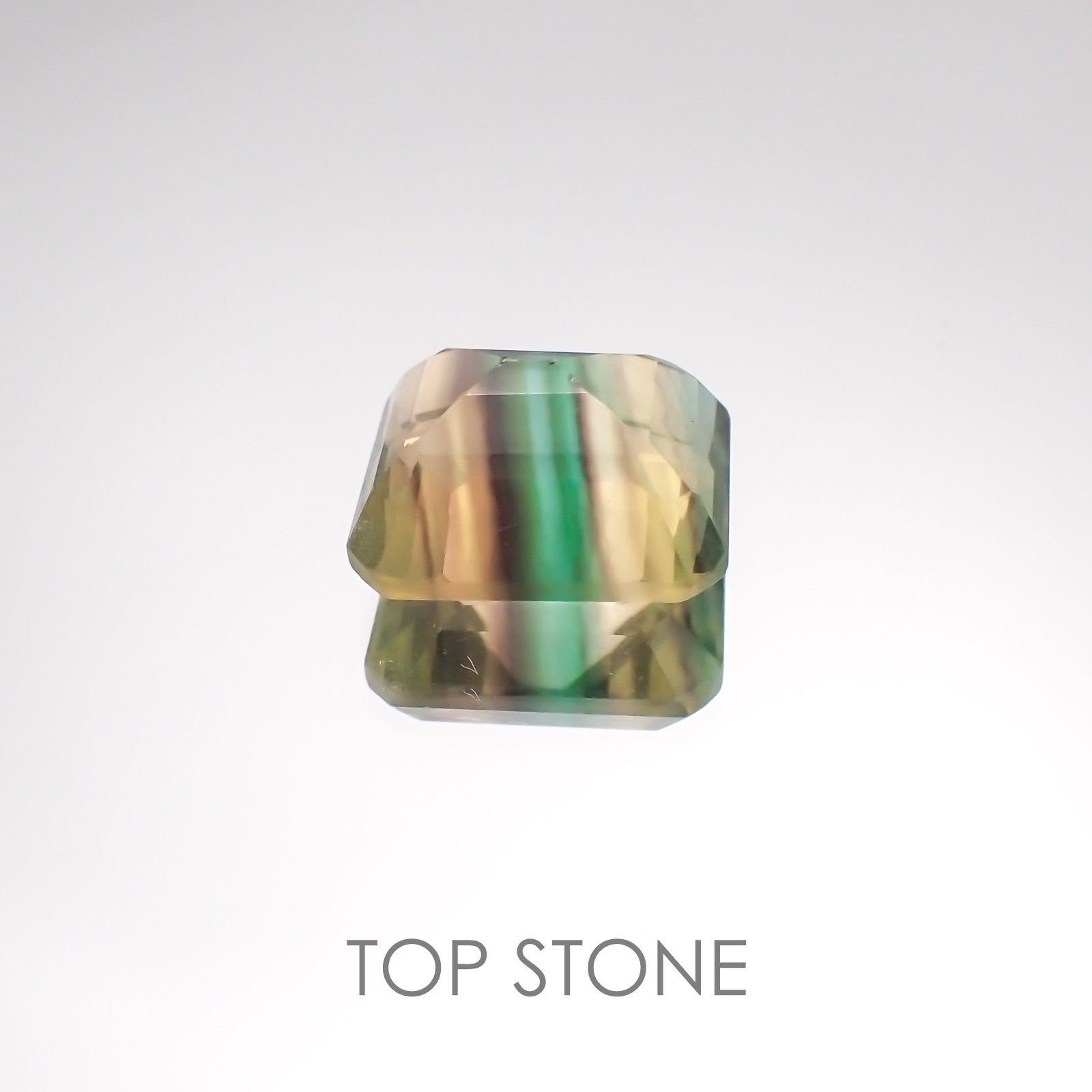 バイカラーフローライト ブラジル産 ルース 7.54ct[20128501]11.9×10.1mm前後
