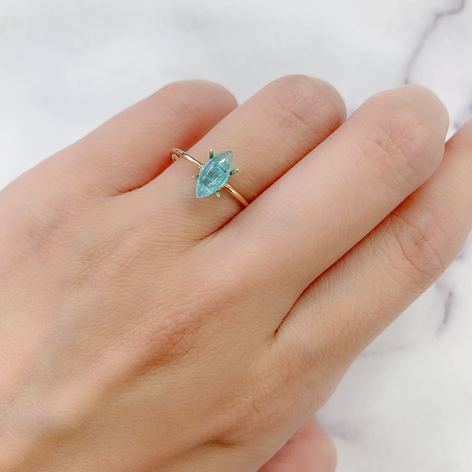 パライバトルマリン(宝石名トルマリン/別名パライバ・トルマリン) ブラジル・キントス鉱山産 0.605ct ソ付(宝貴協)[210711752]8.9×4.1mm前後