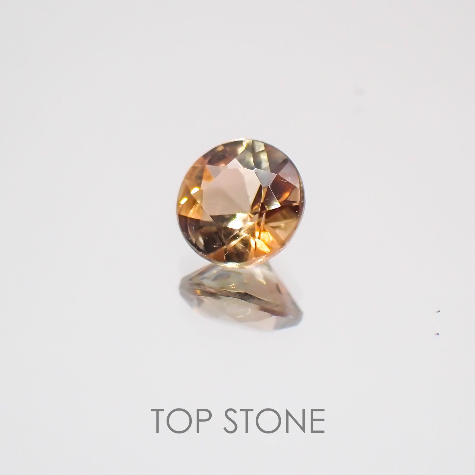 バイカラーアンダリュサイト スリランカ産 ルース 0.44ct[21059872]4.9×4.9mm前後