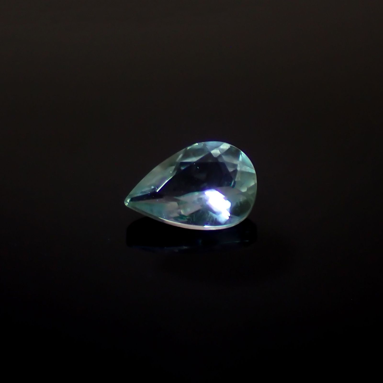 ブルーグリーンコーネルピン(宝石名コーネルピン)タンザニア産 0.097ct 識別済[240219233]3.6x2.2mm前後