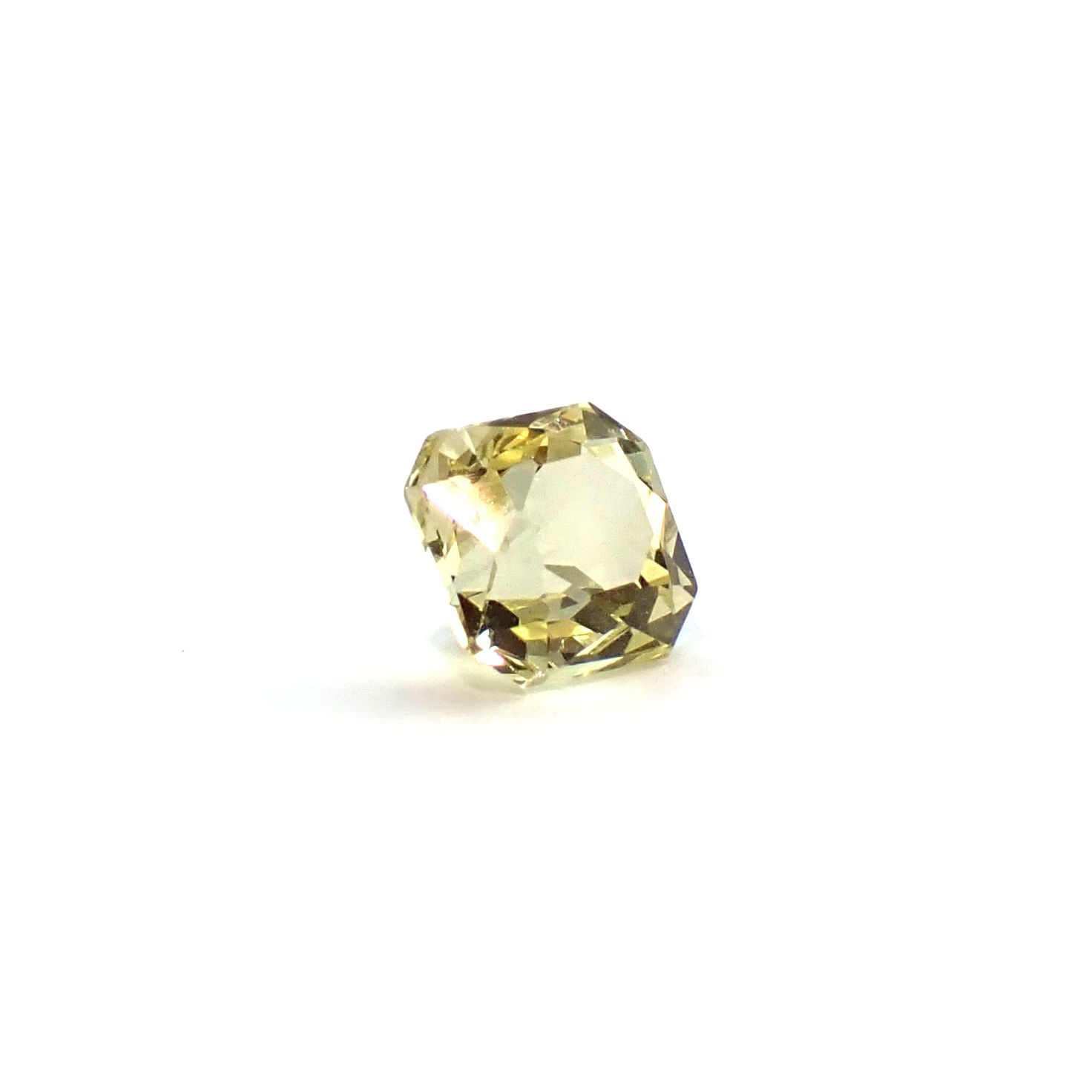 イエローアパタイト メキシコ産 0.63ct / 4.8x4.5mm前後 [260632469]