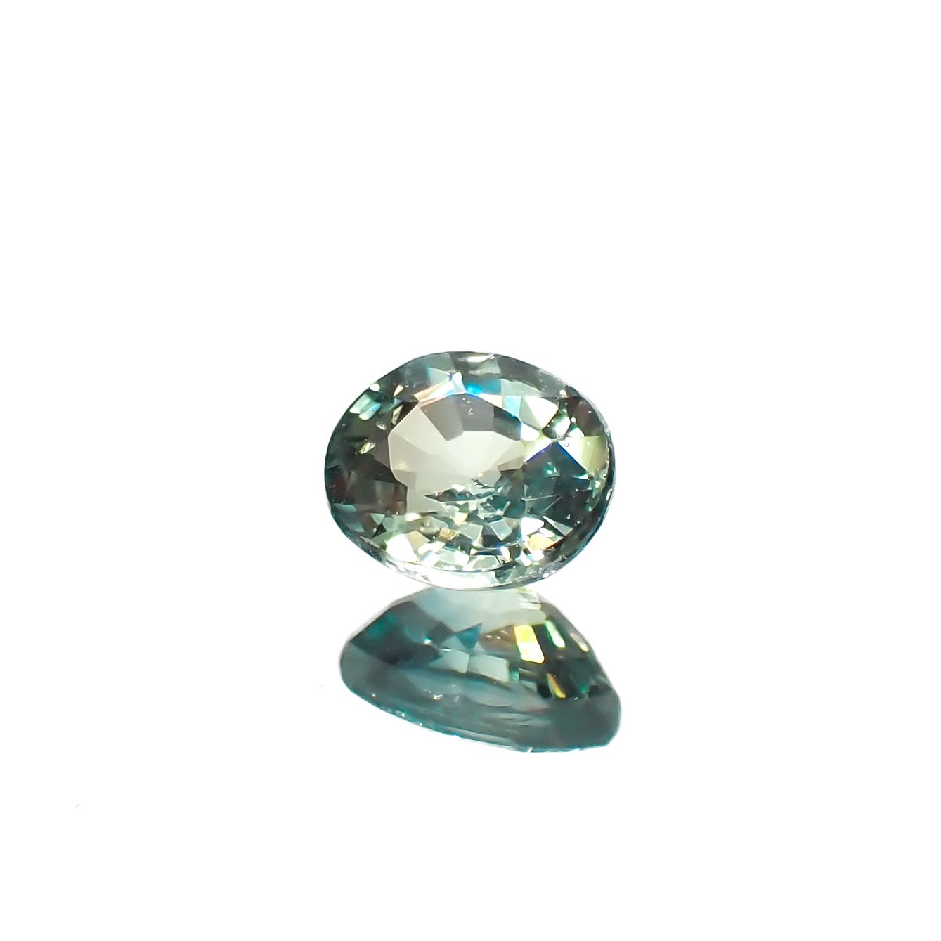 アレキサンドライト(宝石名アレキサンドライト)タンザニア産 0.44ct 識別済[230321354]4.7x4mm前後