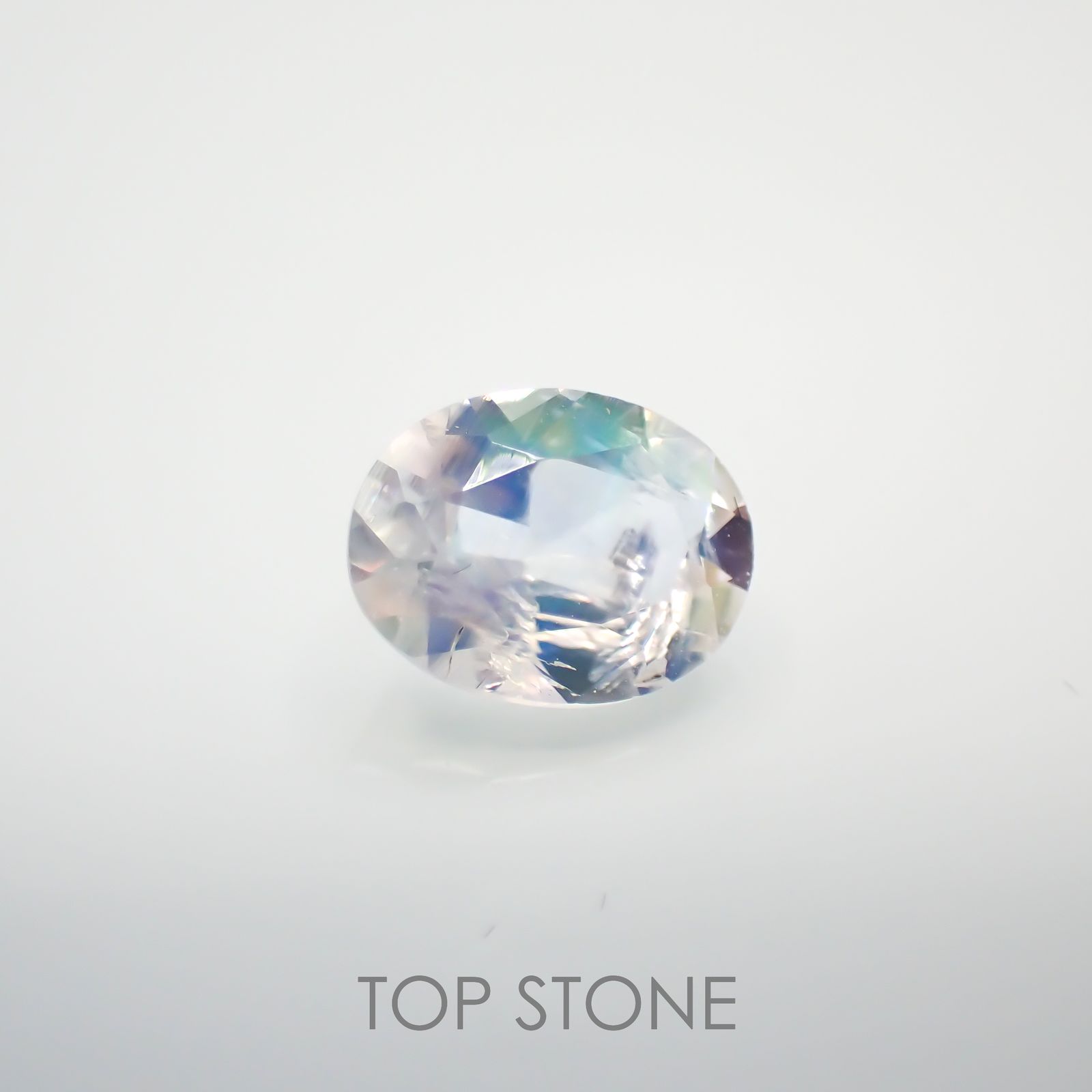 レインボームーンストーン(宝石名ラブラドライト)タンザニア産 0.98ct 識別済[220716857]7.9x6.1mm前後