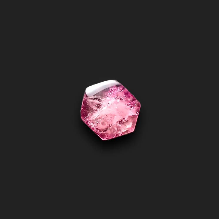 レッドベリル/ピンクベリル 原石スライス磨き アメリカ・ユタ州産 0.26ct[240326677]4.8x4.5mm前後