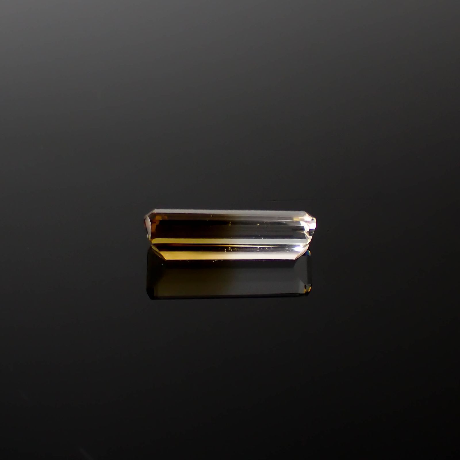 バイカラーシトリン ブラジル・ミナスジェライス州産 4.94ct[240326454]18x6mm前後