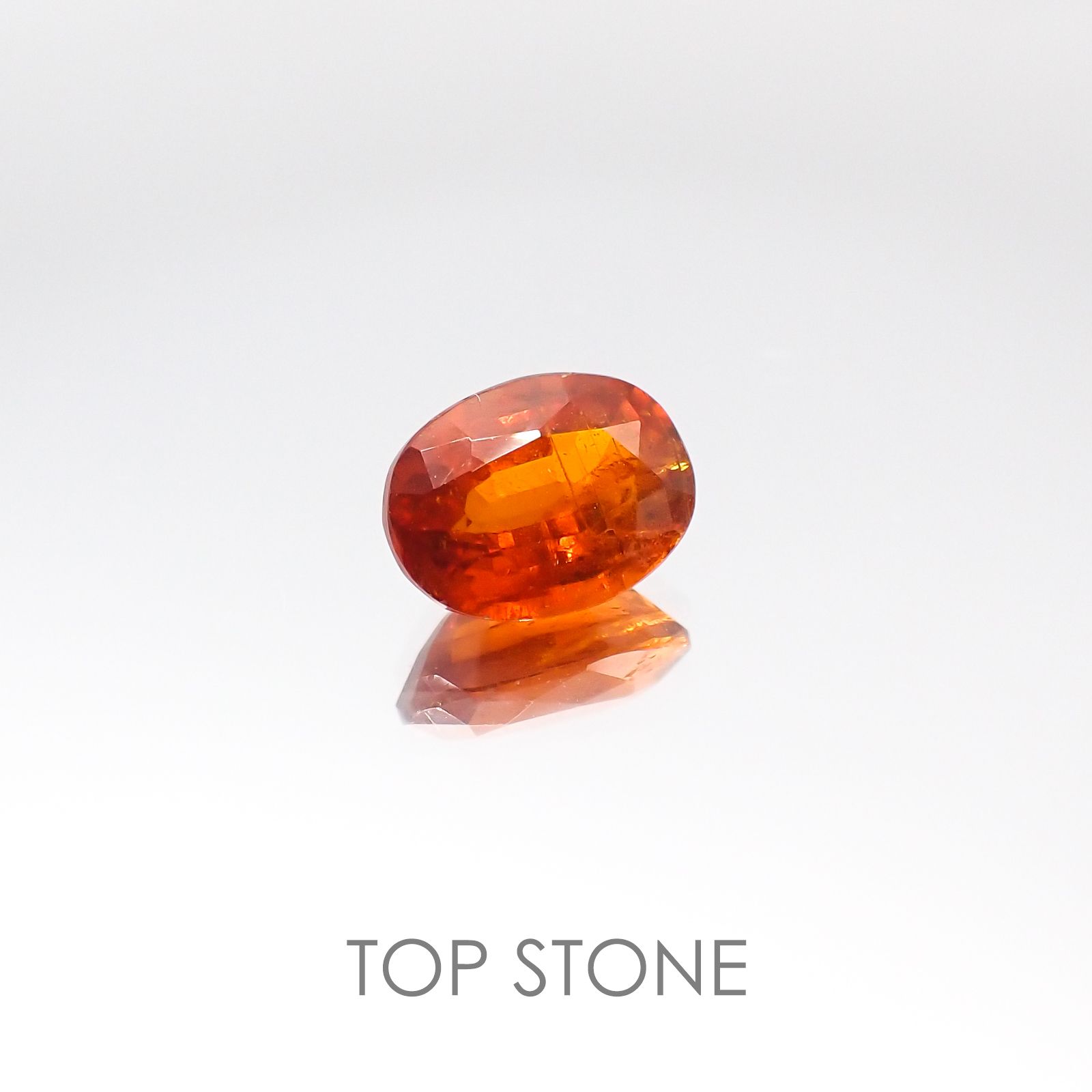 オレンジカイヤナイト タンザニア産 ルース 1.62ct[20105992]8×6.1mm前後