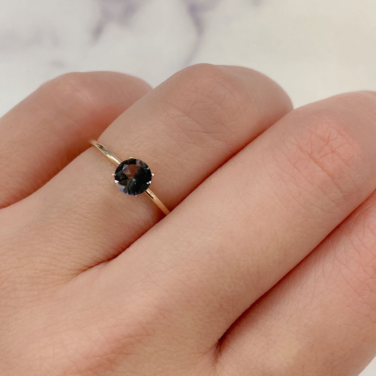 バイカラートルマリン(宝石名バイカラー・トルマリン) ブラジル/アフリカ産 0.49ct 識別済[210410459]5.1×5mm前後