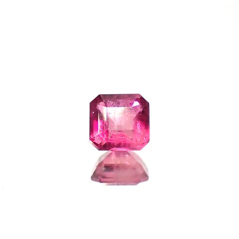 レッドベリル/ピンクベリル アメリカ・ユタ州産 0.12ct [250530374]3x2.9mm前後