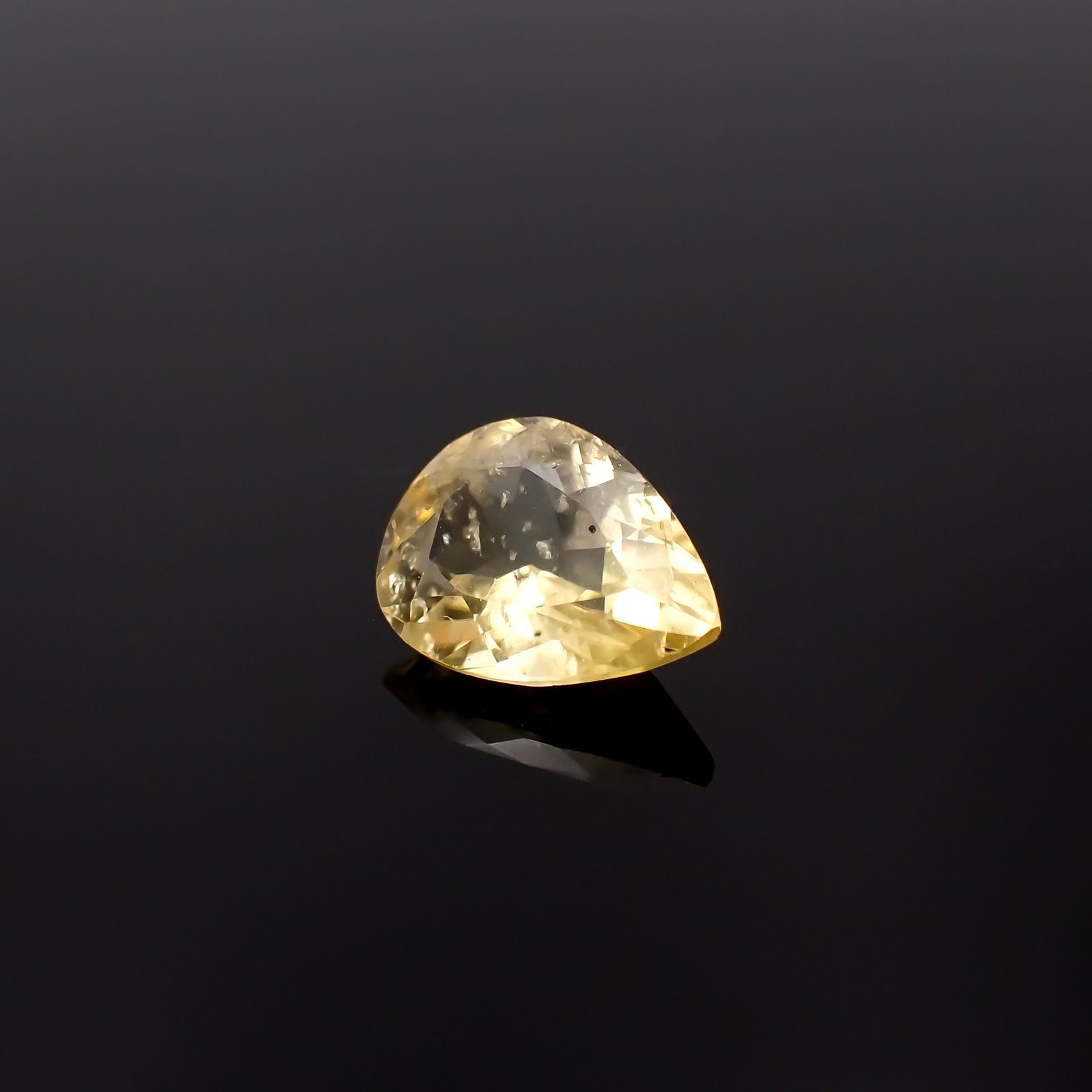コンドロダイト(宝石名コンドロダイト)タジキスタン・パミール高原産 1.253ct ソ付(彩珠)[231225228]8.3x6.3mm前後