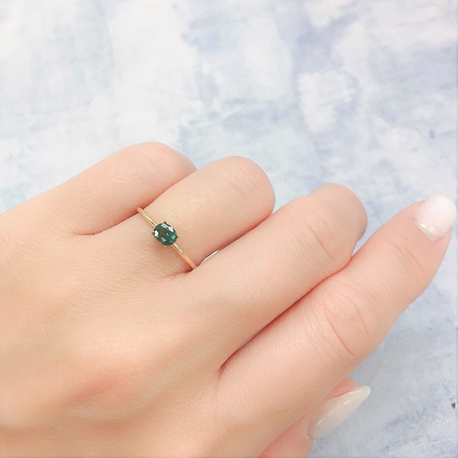 グリーンアパタイト(ノーブルモロキサイト)(宝石名アパタイト)マダガスカル産 0.27ct 識別済[220616378]4.7x3.6mm前後