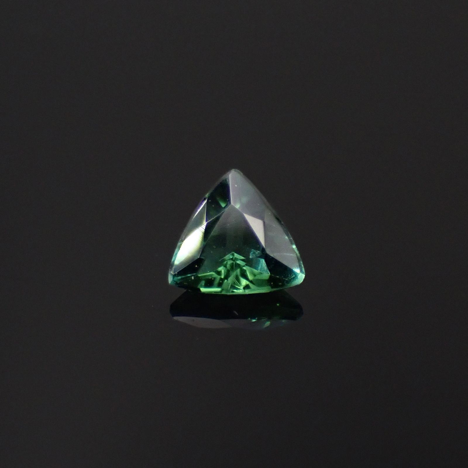 ブルーグリーントルマリン ブラジル産 0.31ct[240628383]4.9x4.6mm前後