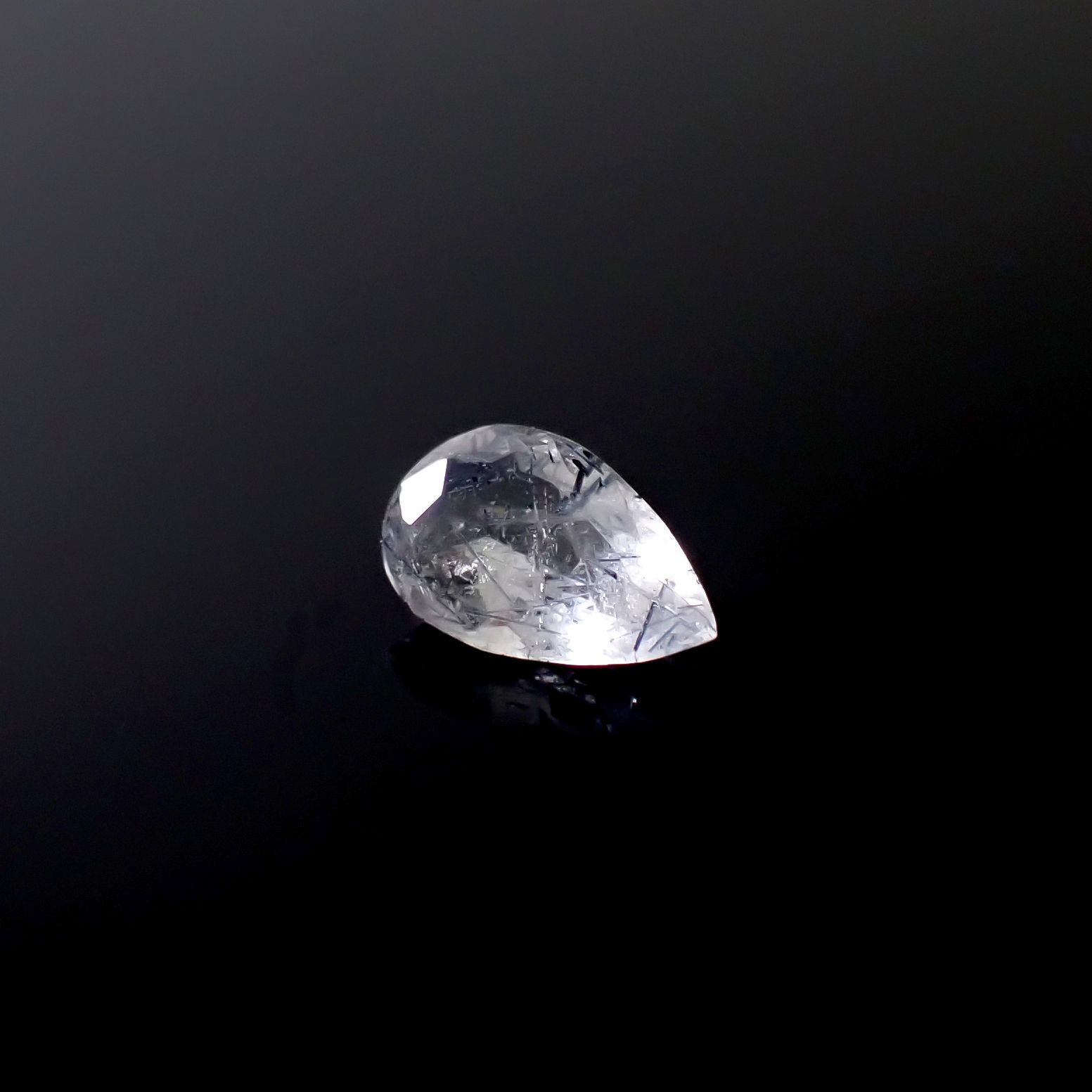 インディゴライトインクォーツ ブラジル産 1.12ct [241229606]9.6x6.1mm前後
