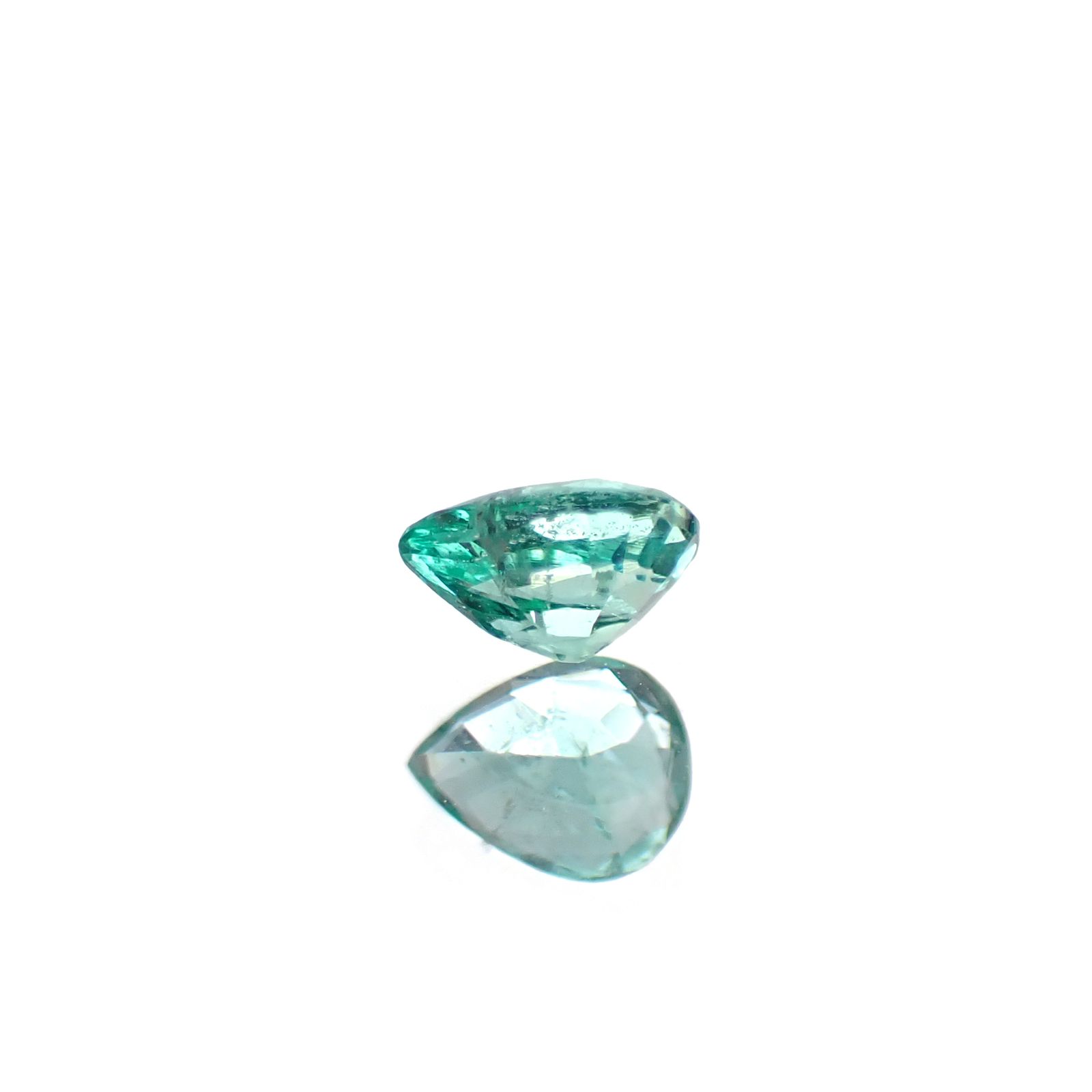 ブルーエメラルド(ブルーグリーンベリル) ザンビア産 0.26ct [250430289]4.8x3.7mm前後