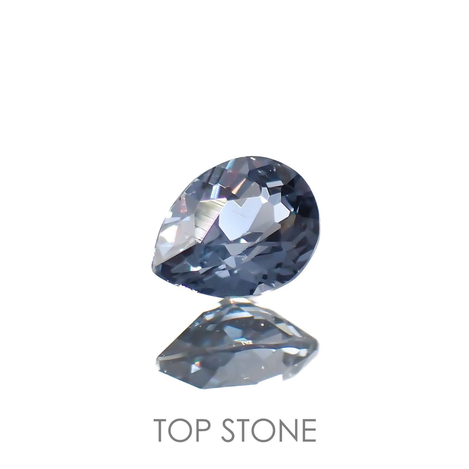 カラーチェンジガーネット アレキタイプ(宝石名ガーネット)マダガスカル・ベキリー産 0.12ct 識別済[220917665]3.5x2.7mm前後