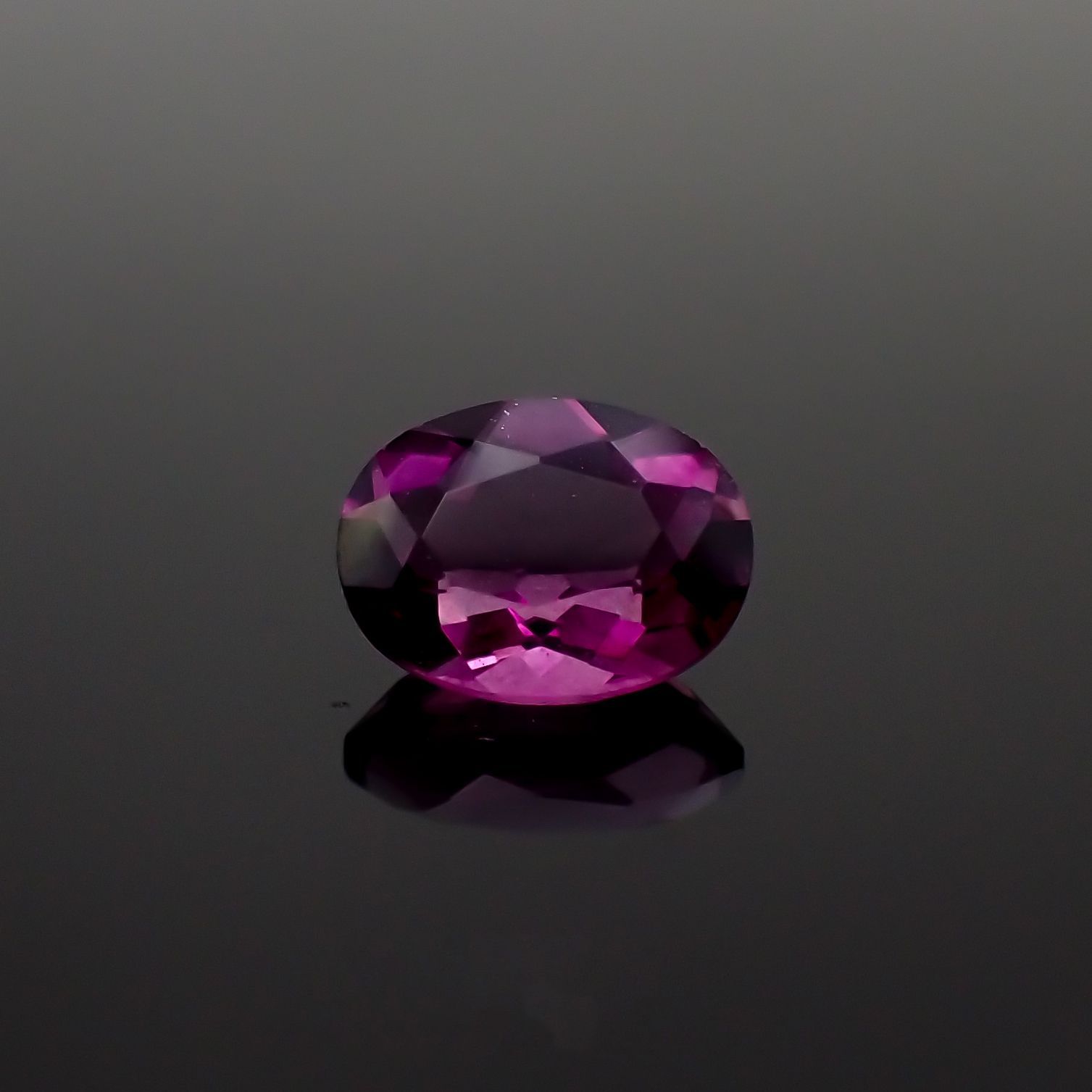 ピンクパープルフローライト 中国産 1.44ct[221018444]8.2x6.2mm前後
