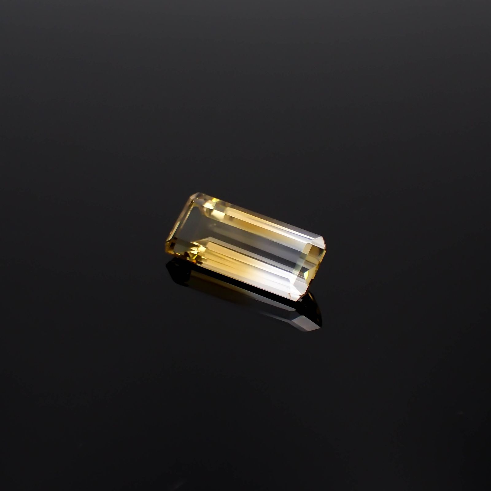 バイカラーシトリン ブラジル・ミナスジェライス州産 11.79ct[240326471]22.5x9.4mm前後