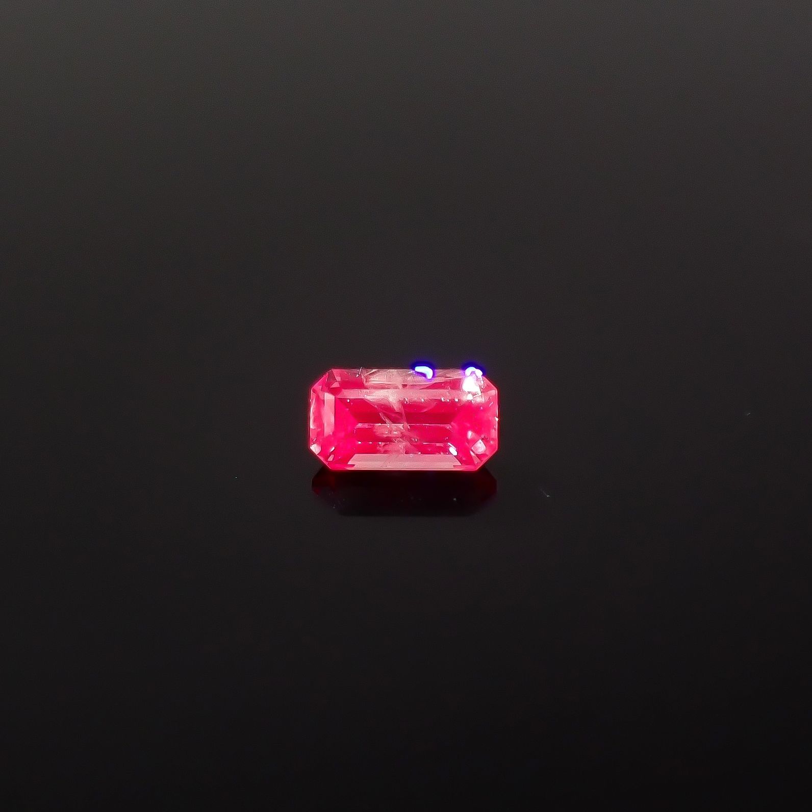 アレキサンドライト ロシア産 0.16ct / 4.1x2.2mm前後 [260532147]
