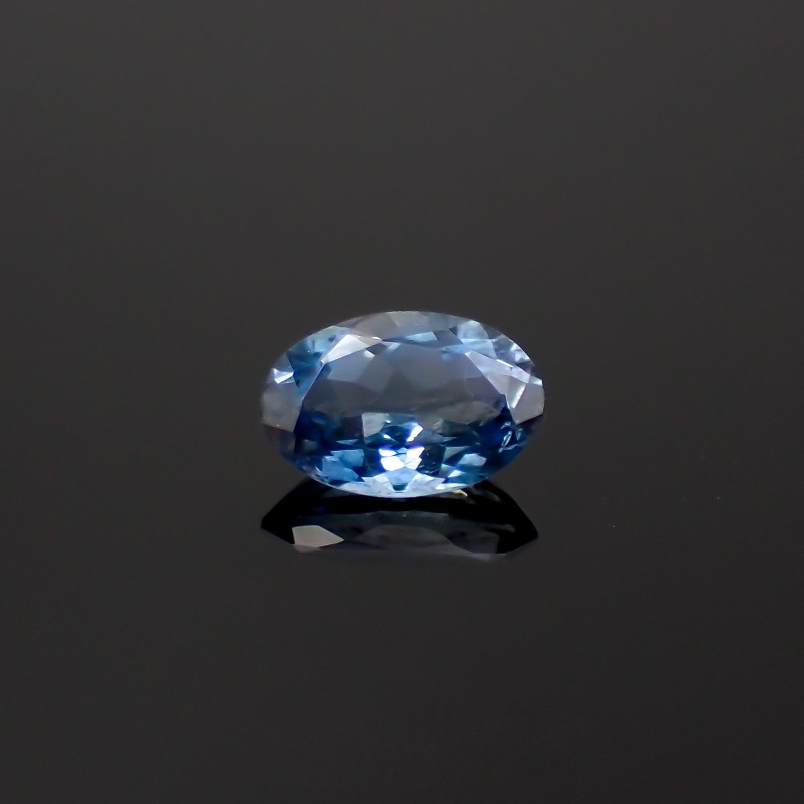 アクアマリン ナイジェリア産 0.38ct[230220740]6x3.9mm前後