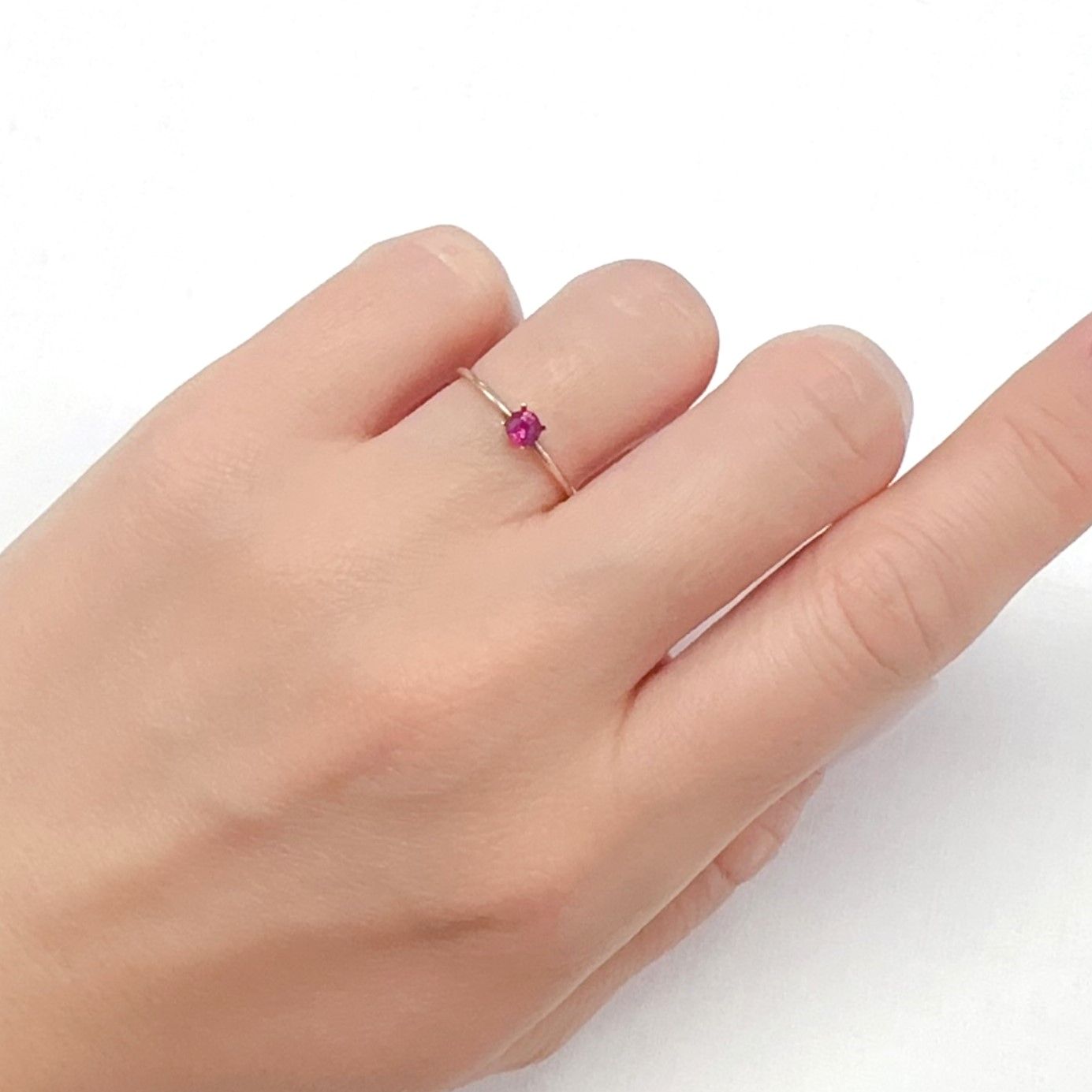 ルビー 非加熱 マダガスカル産 0.21ct[240326670]3.3x3.3mm前後