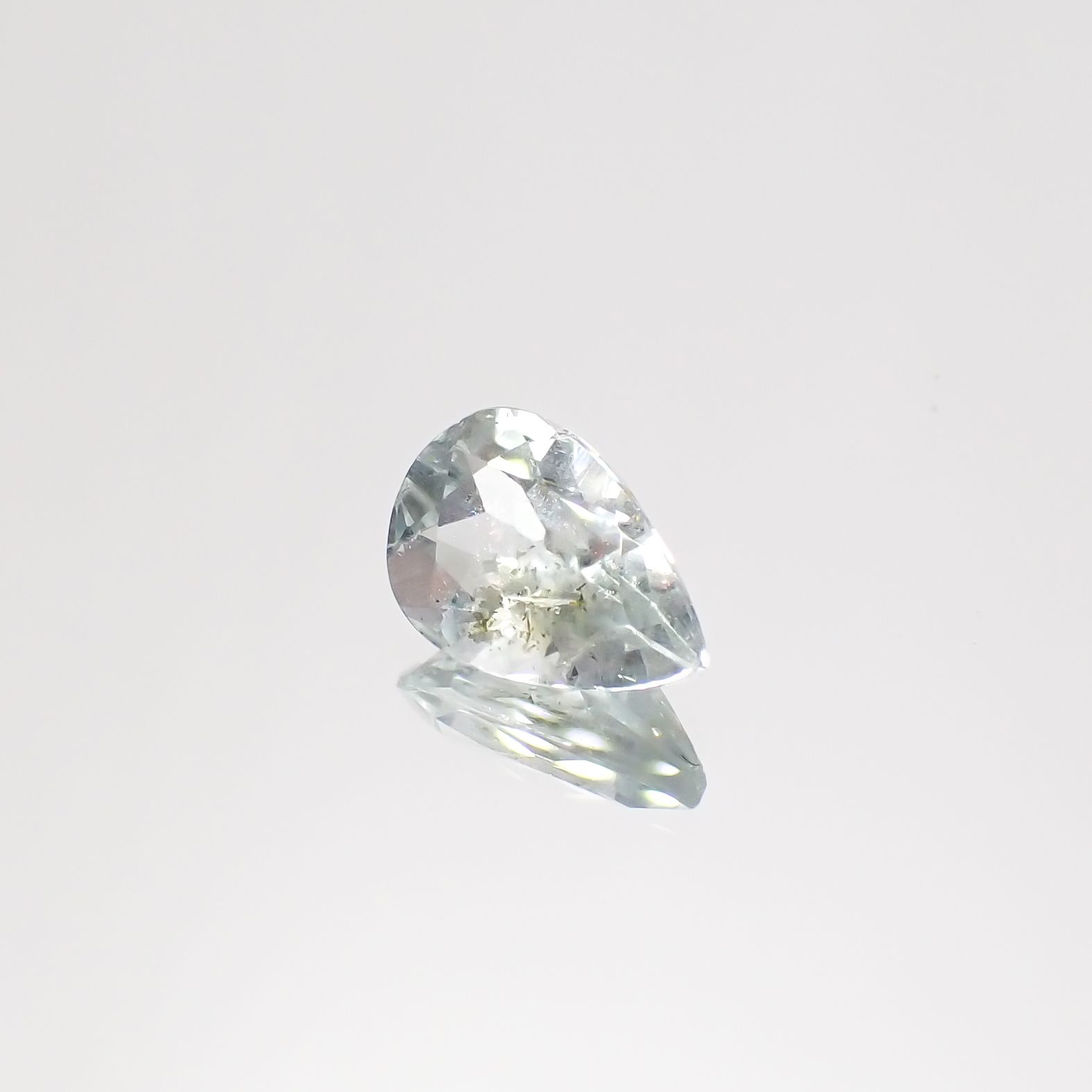 オーロラアクアマリン ブラジル産 1.32ct[231224675]9.4x6.3mm前後
