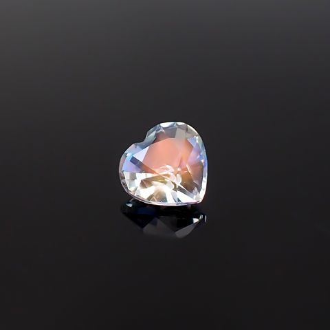 レインボームーンストーン マダガスカル産 0.64ct / 5.8x5.9mm前後 [260632378]