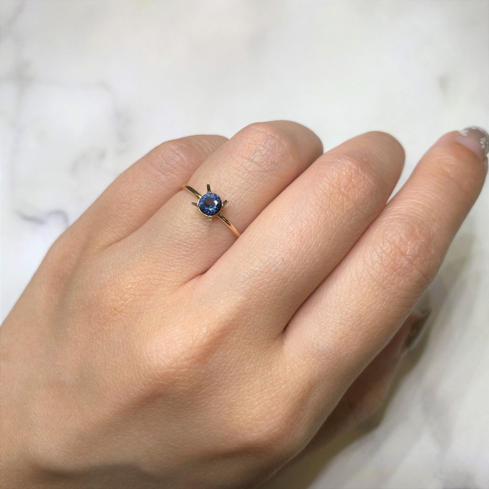 ブルーグレイッシュスピネル(宝石名スピネル) ビルマ産 0.31ct 識別済[210913458]4.4×4.4mm前後