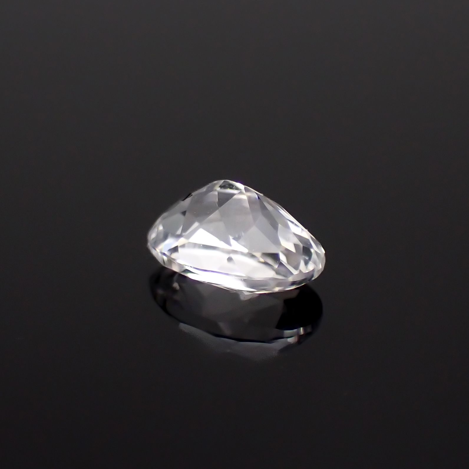 フェナカイト(宝石名フェナカイト)ブラジル産 0.68ct 識別済[230923401]6.7x4.5mm前後