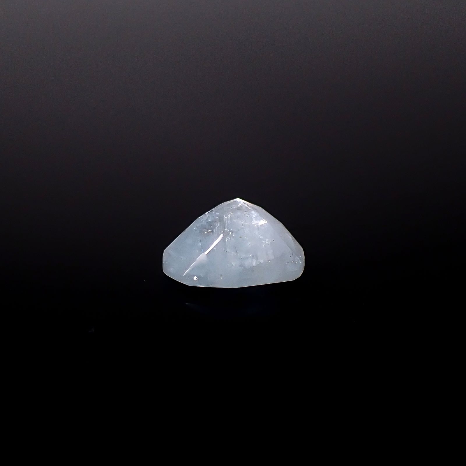 イリデッセンスアクアマリン ブラジル産 2.10ct / 8.6x10.1mm前後 [250730849]