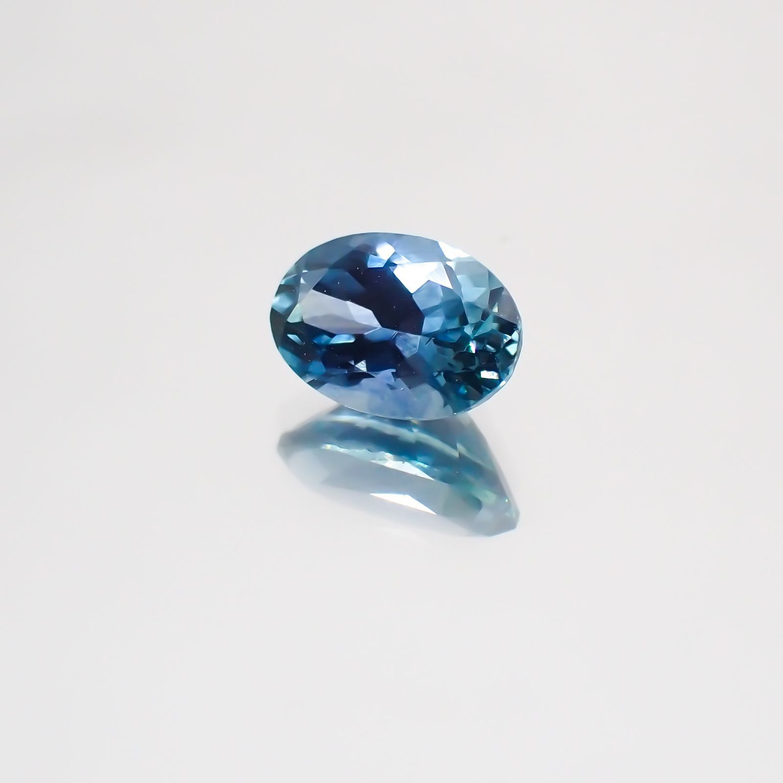 モンタナサファイア アメリカ産 ルース 0.77ct[21019463]6.4×4.4mm前後