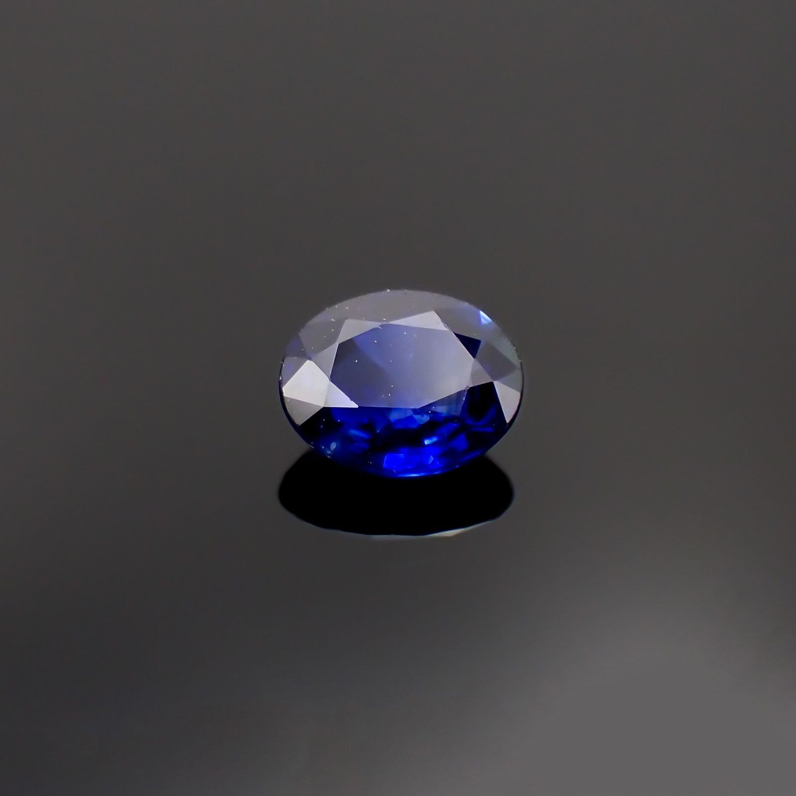 サファイア(宝石名サファイア)スリランカ/マダガスカル産 0.49ct 識別済[230120245]5.2x4.3mm前後