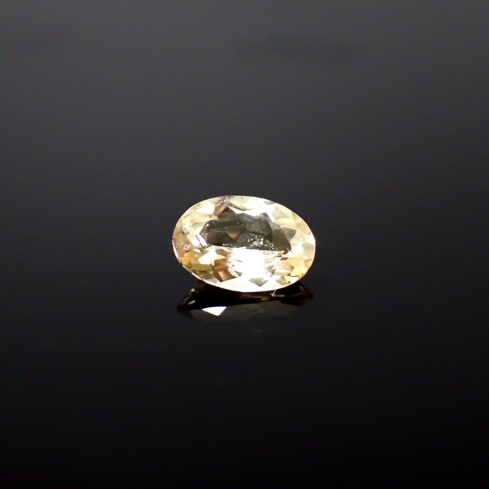 ブラソバイト(宝石名ブラソバイト)カナダ・ケベック州産 ソ付(日独) 0.407ct / 5.99x4.13mm前後 [260632490]