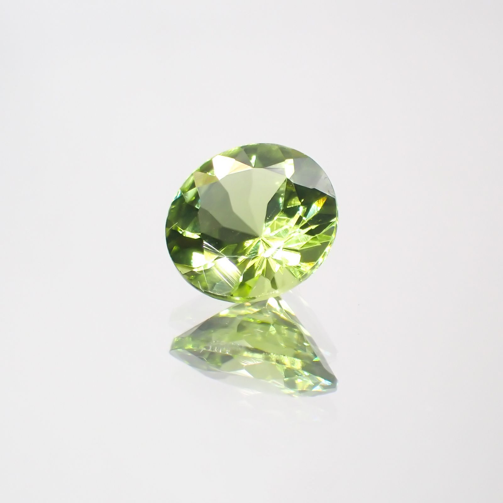 ペリドット(宝石名ペリドット) パキスタン産 1.15ct 識別済[211013089]6.9×6.9mm前後