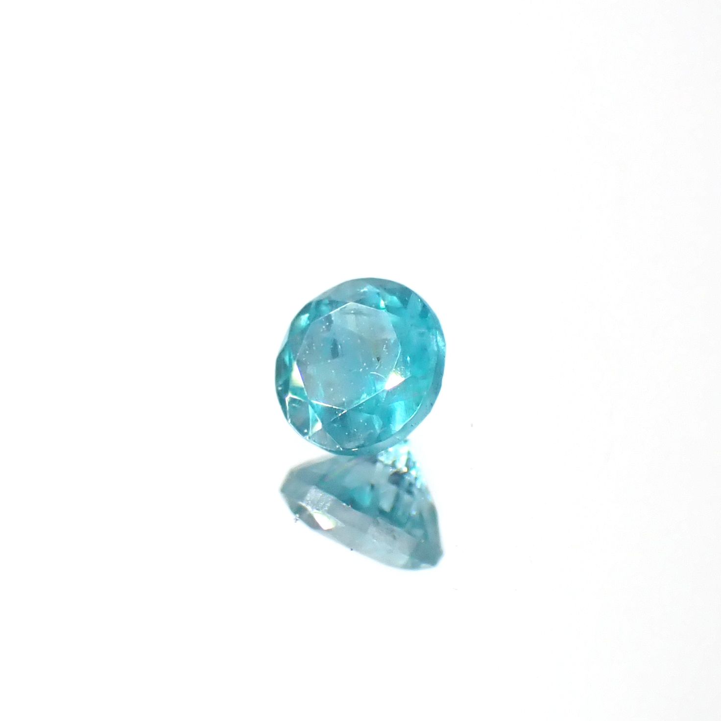 グランディディエライト マダガスカル産 0.19ct / 3.5x3.5mm前後 [250931106]