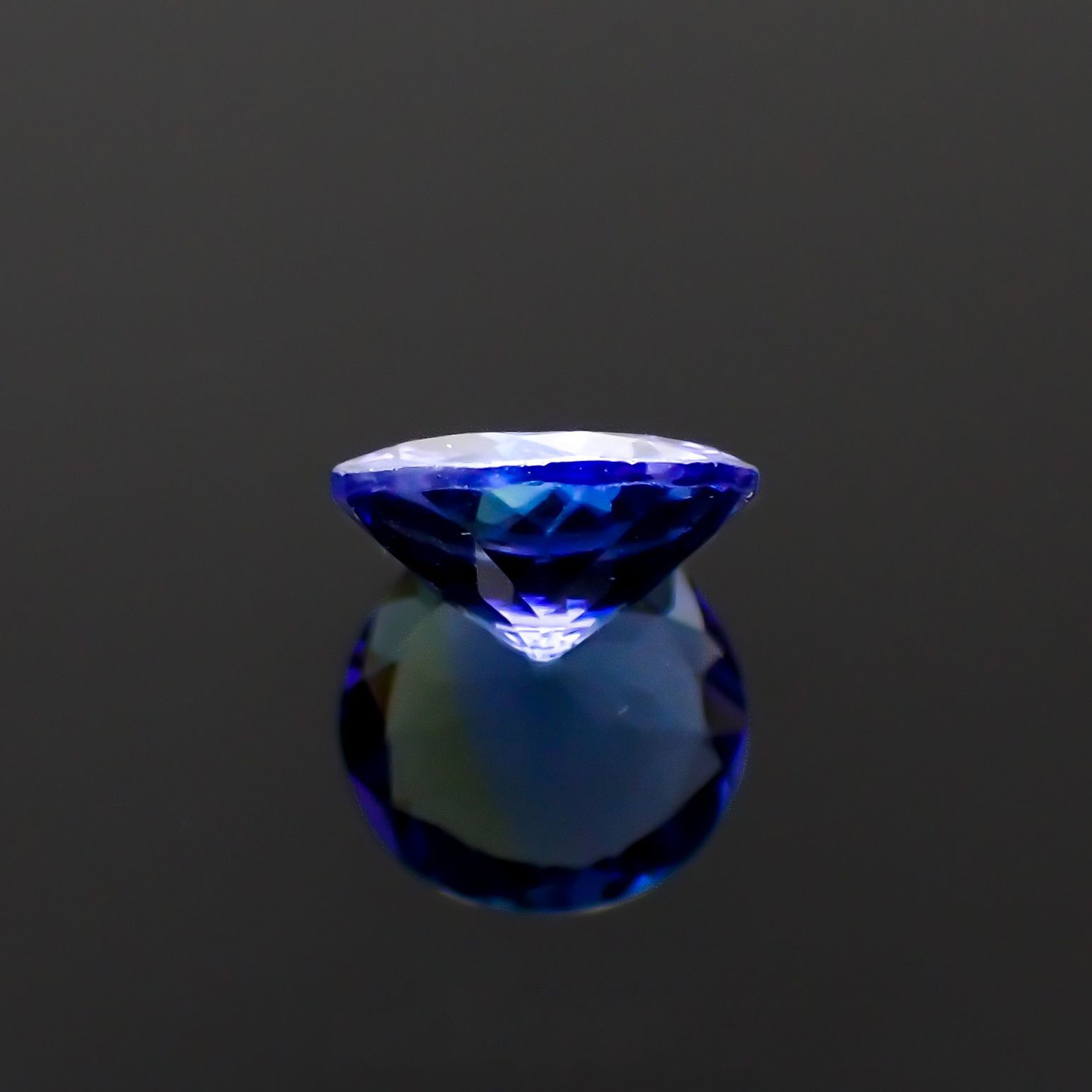 タンザナイト(宝石名タンザナイト)タンザニア産 1.70ct 識別済[221119011]8x8mm前後