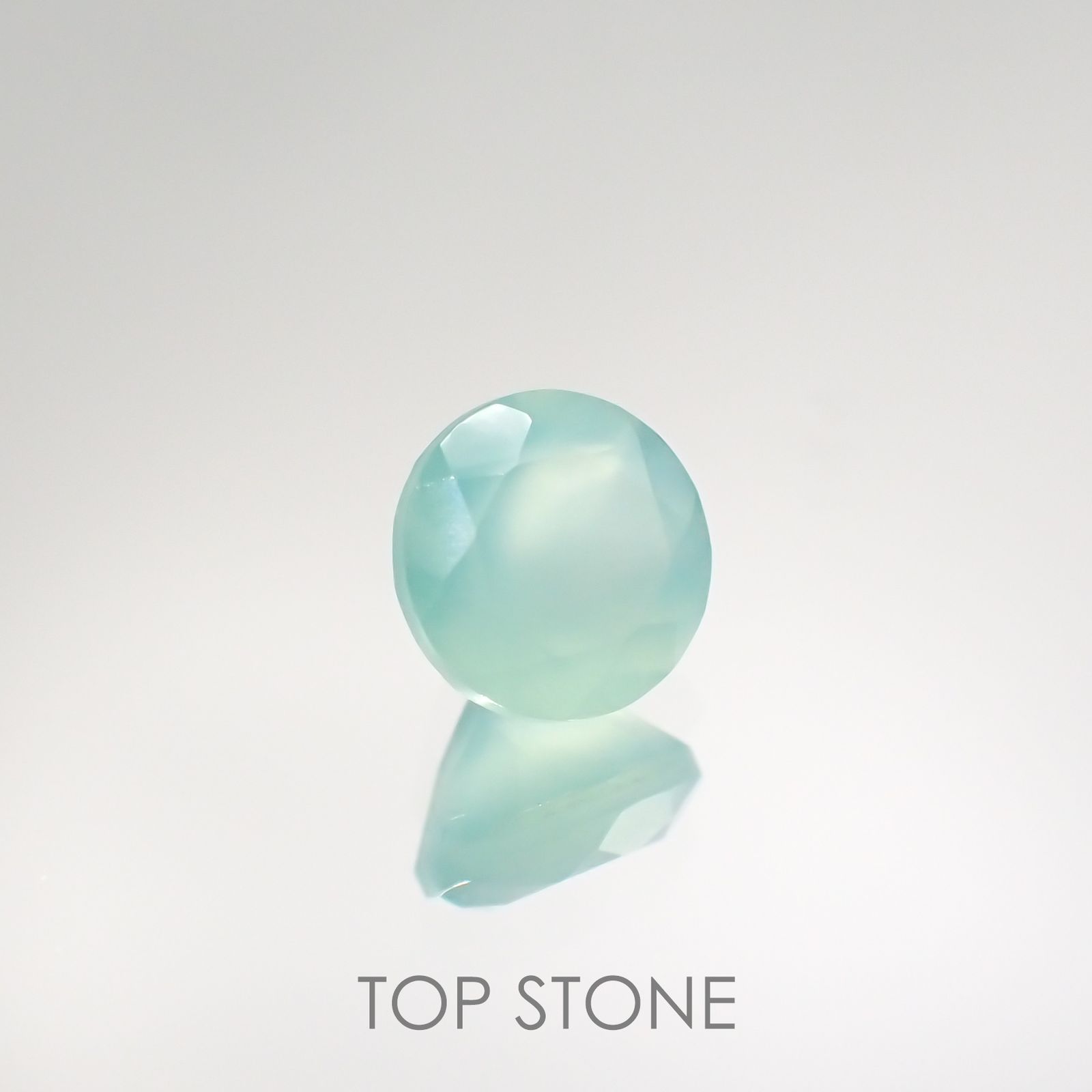 アクアプレーズ(宝石名ブルー グリーン・カルセドニー) 南アフリカ産 0.93ct 識別済[210912346]6.2×6.2mm前後