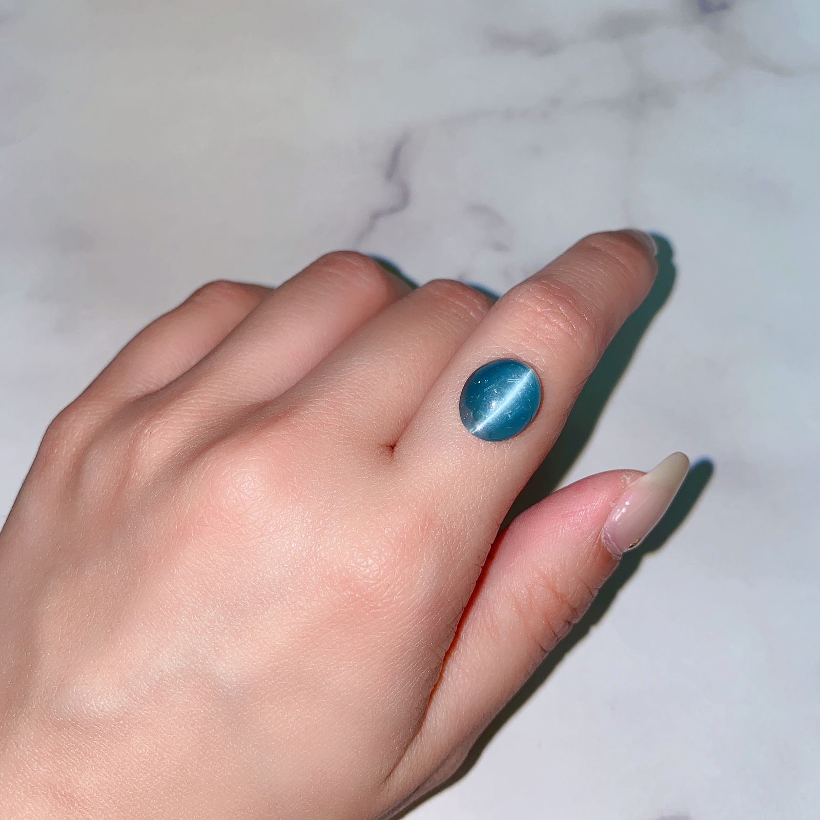 アパタイトキャッツアイ(宝石名アパタイト)マダガスカル産 6.12ct 識別済[220717093]12.2x10mm前後