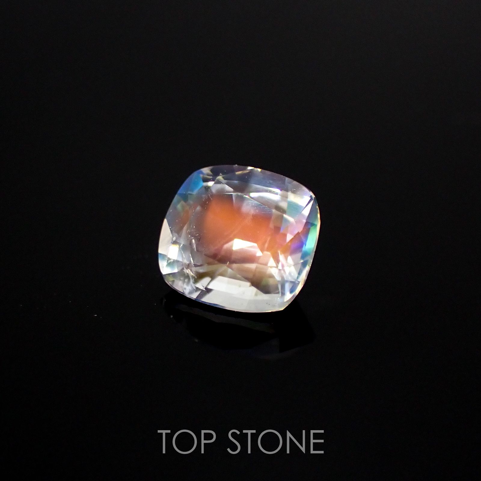 レインボームーンストーン(アンデシンラブラドライト) マダガスカル産 ルース 0.87ct[210410400]6.2×5.7mm前後