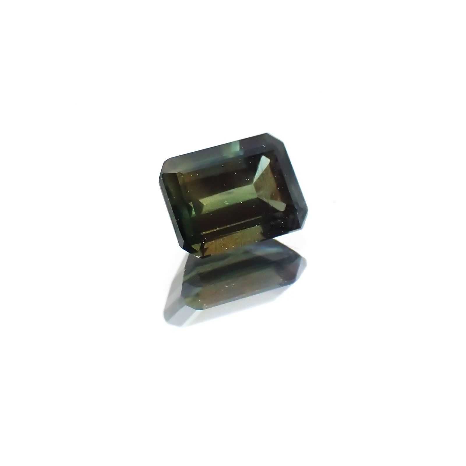 ゴールドシーンサファイア(宝石名シーン・サファイア) ケニア産 0.56ct 識別済[25129296]5.1×3.7mm前後