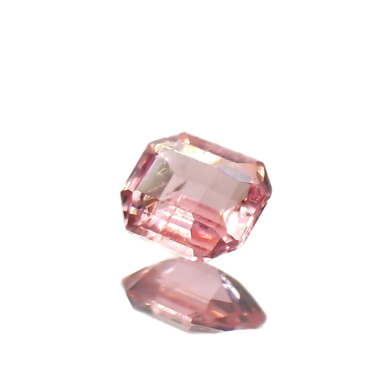 ヴェイリネナイト(宝石名ベイリネナイト)パキスタン産 0.053ct 識別済[221219286]2.3x2mm前後