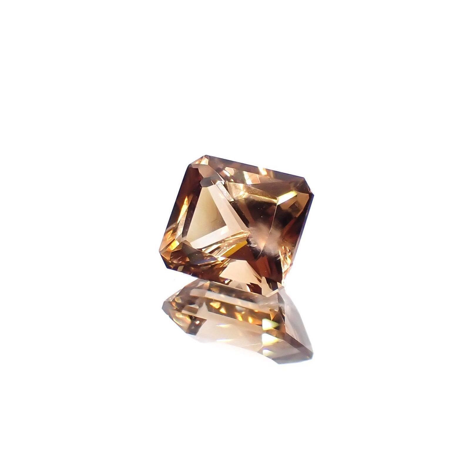 バイカラートパーズ ブラジル・ミナスジェライス州産 2.17ct / 7.3x6.5mm前後 [221018559]