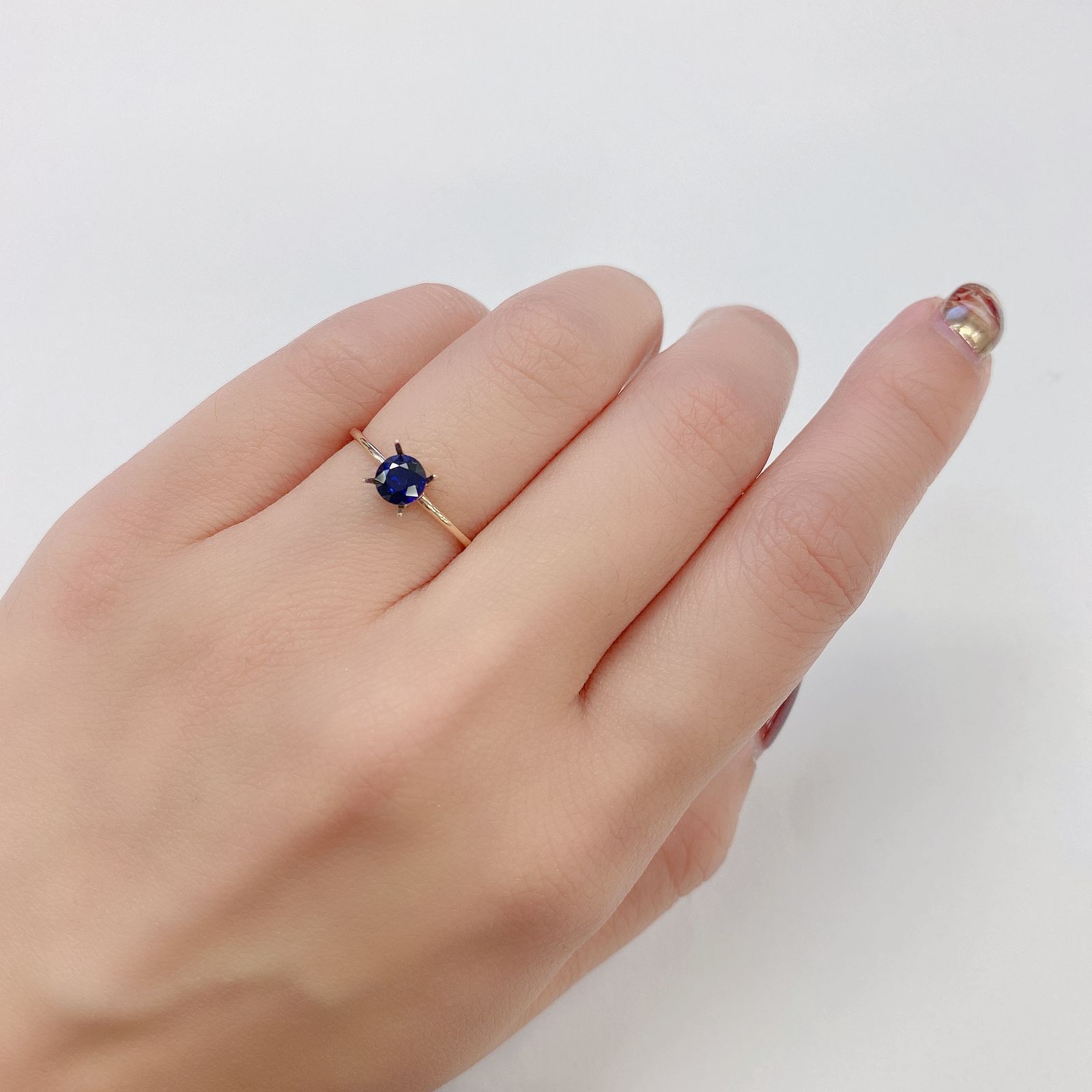 ロイヤルブルーサファイア(宝石名サファイア非加熱) マダガスカル産 0.59ct GIA鑑付[210310220]4.8×4.9mm前後