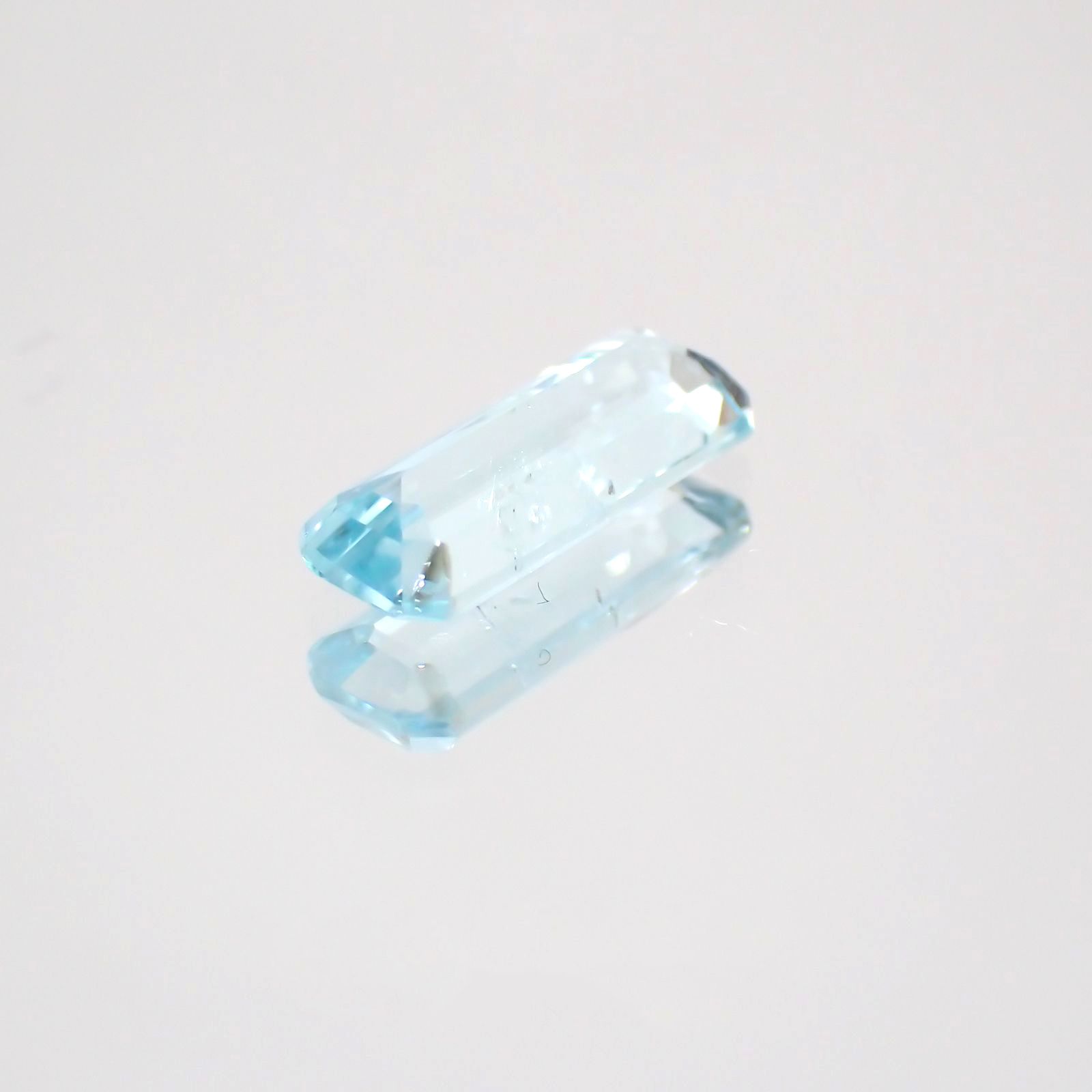 パライバトルマリン(宝石名トルマリン/別名パライバ・トルマリン)モザンビーク産 0.59ct 識別済[230421885]8.4x3.3mm前後