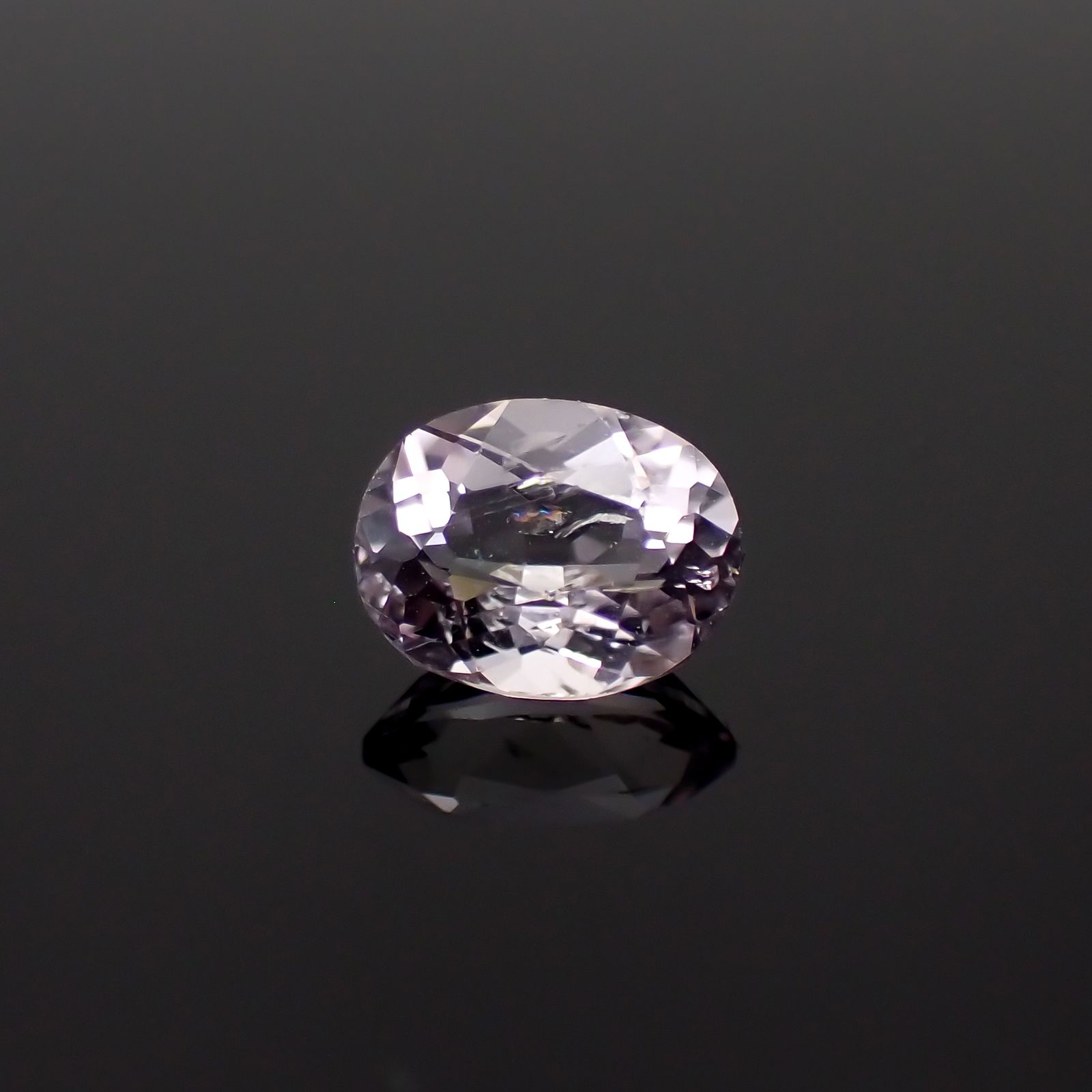 マリアライト フルオレッセンス(宝石名スキャポライト)スリランカ産 0.65ct 識別済[230421675]6.5x5mm前後